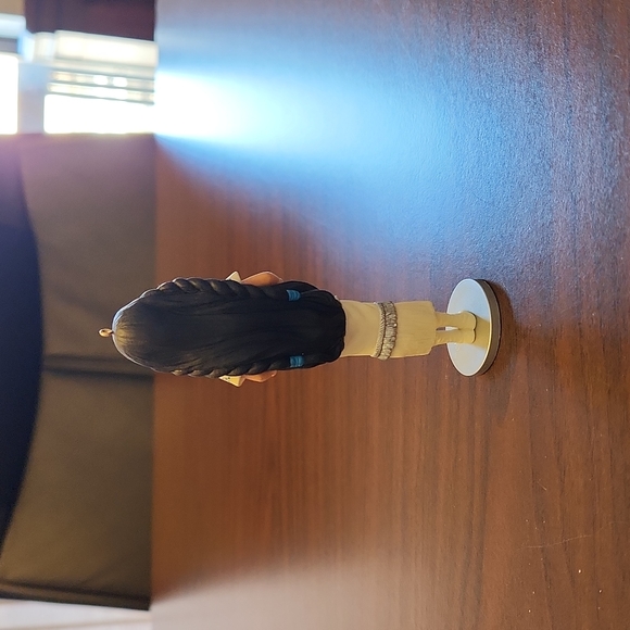 Hallmark Dolls of the World Native American Barbie ornament 1996, in box. - Picture 4 of 5